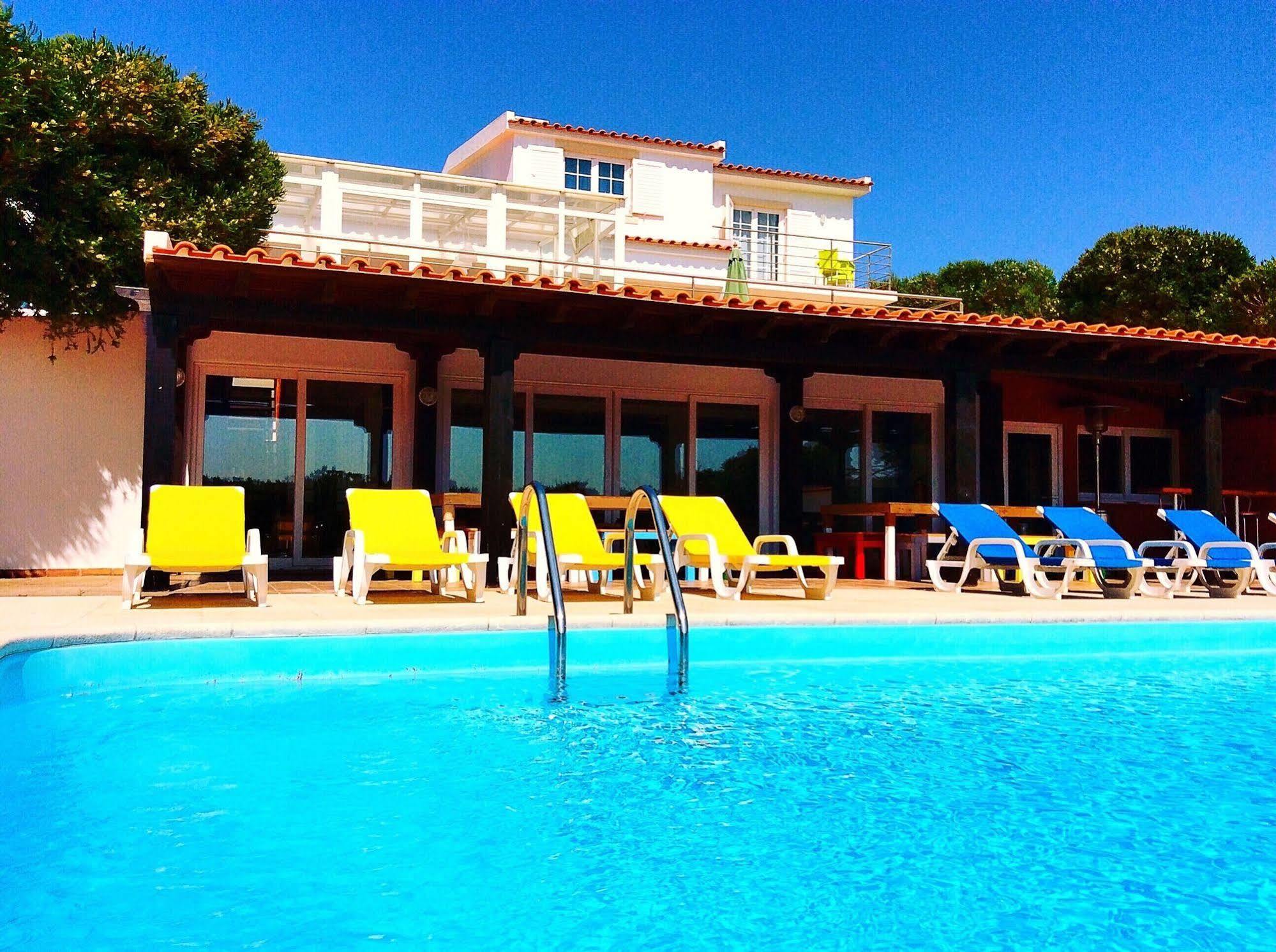 FreeSurfCamp&Hostel Baleal Exterior foto